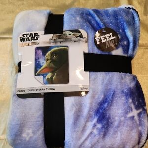 Star Wars Mandalorian Blue and White Sherpa Throw